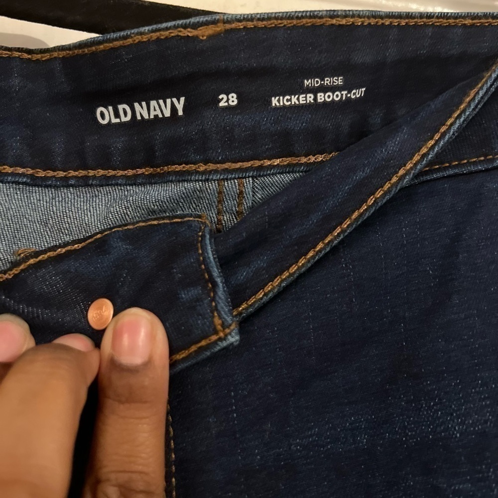 Women’s size 28 stretchy, Old Navy, dark denim bootcut/ flare leg jeans,nwt - Picture 3 of 5